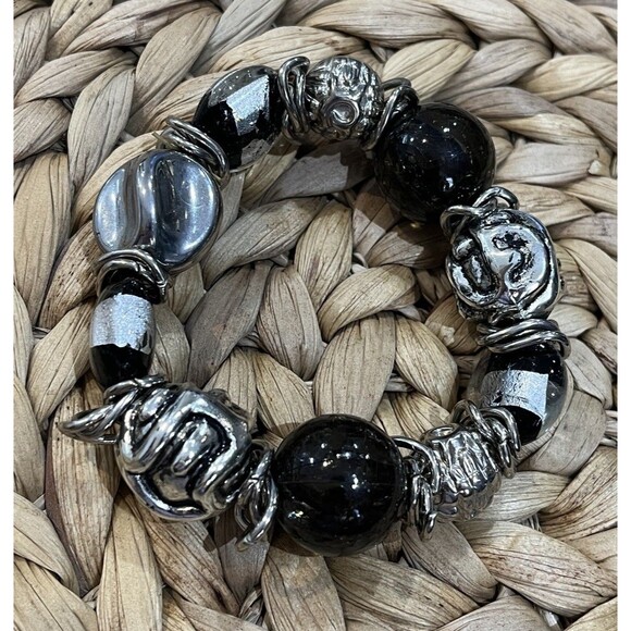 Metallic Foil & Glass Bead Bracelet Stretchy Cha Cha Beads Silver Tone Black - Picture 1 of 7